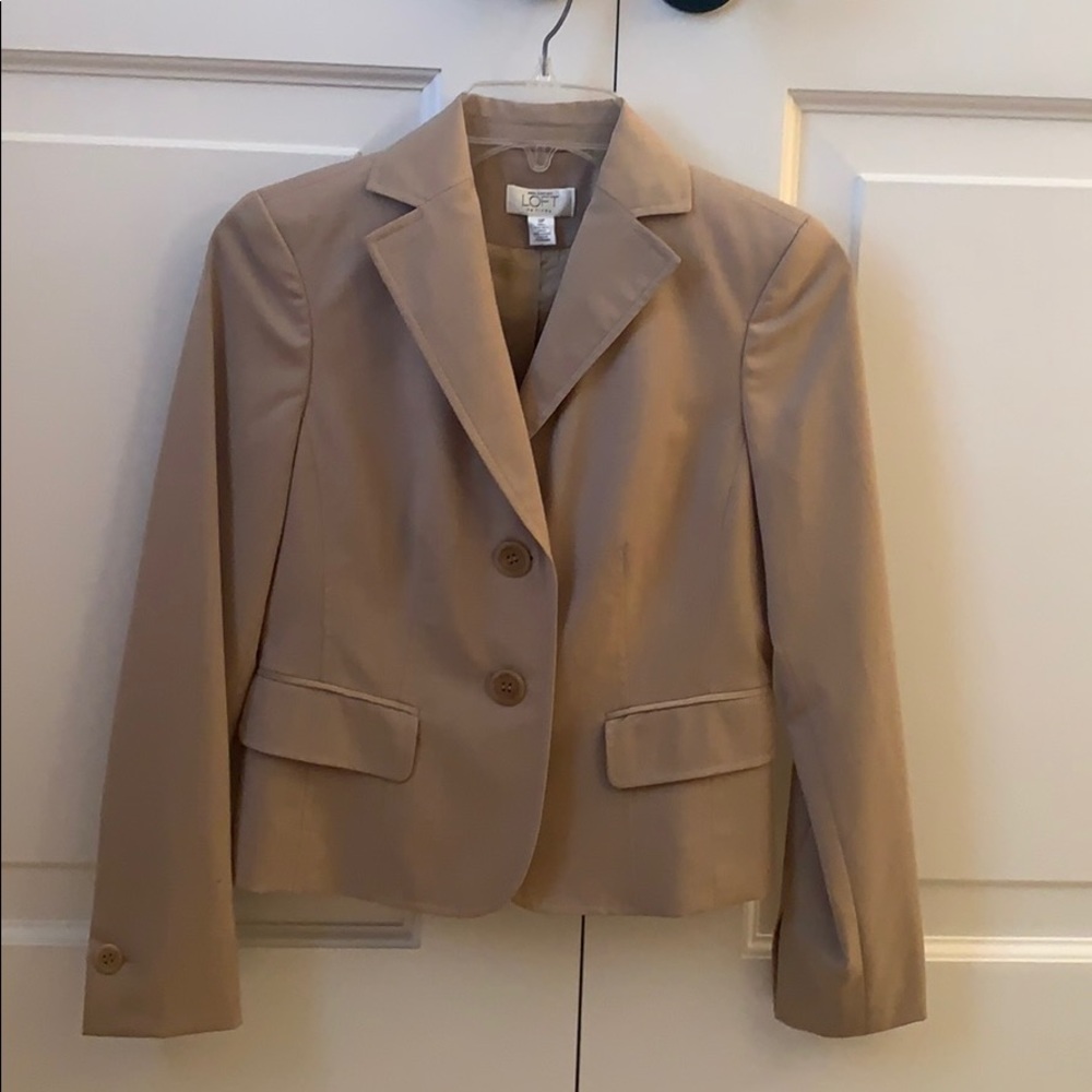 Ann Taylor LOFT petite beige woman’s suit jacket.